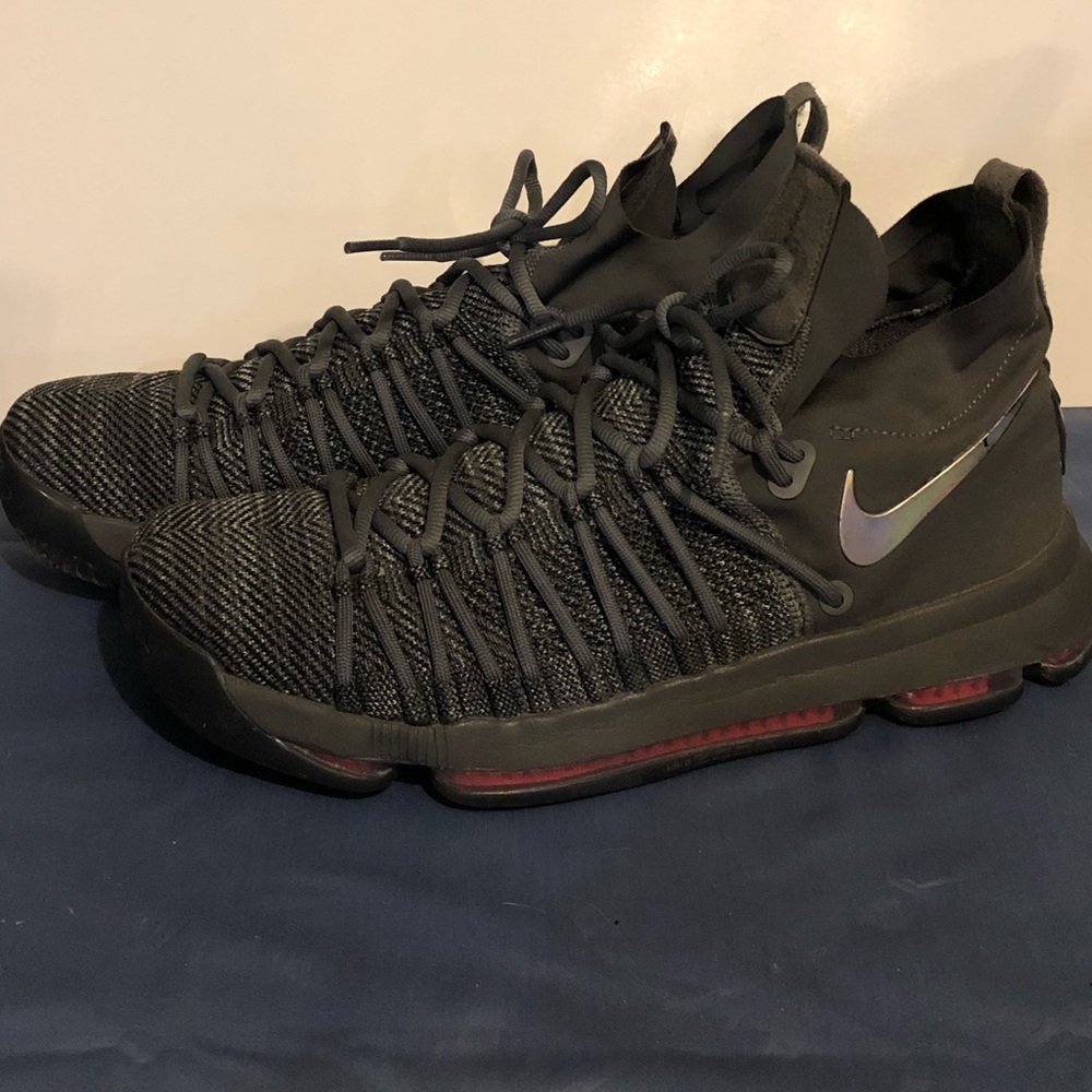 Men’s 10 Nike Zoom Kd9 Elite Ts